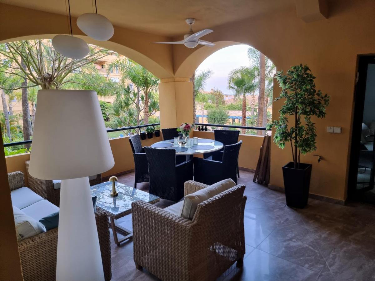 Апартаменты Luxury Blue Coast Seaside Retreat Марбелья Экстерьер фото