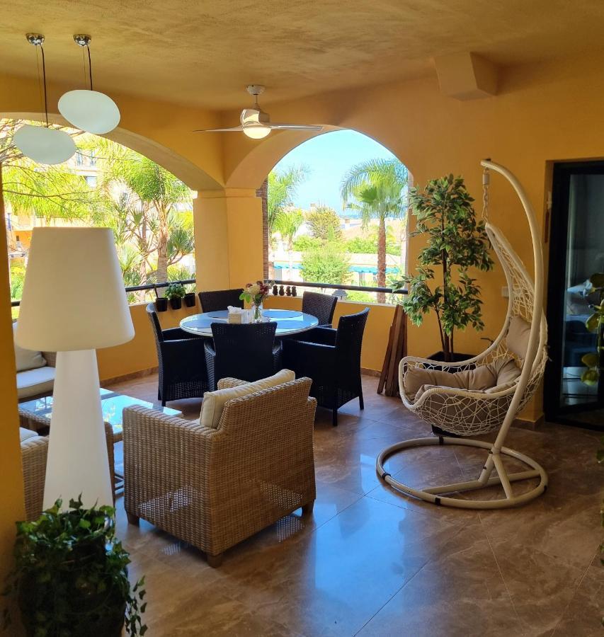 Апартаменты Luxury Blue Coast Seaside Retreat Марбелья Экстерьер фото